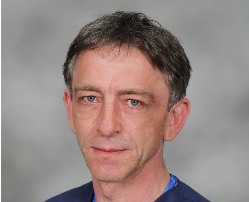 Zdjęcie portretowe prof. dr hab. n. med. Dariusz Plicner