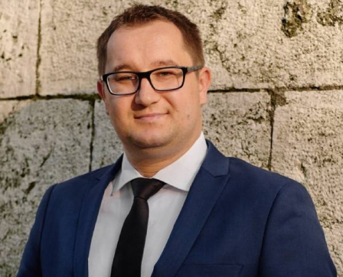 Kolorowe zdjęcie dr hab. n. med. Pawel Matusik