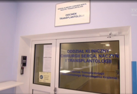 Przeszkolne drzwi prowadzące do Odcinka Transplantologii