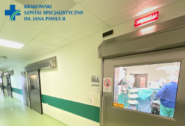 Drzwi sal operacyjnych w Pawilonie M-V