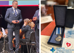 Dr Jacek Piątek odbierający nagrodę i zdjęcie medalu