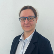 Lek. Sylwia Krawczyńska na białym tle