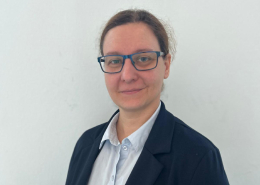 Lek. Sylwia Krawczyńska na białym tle