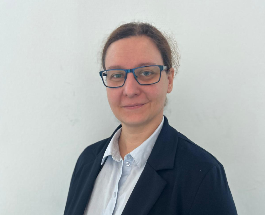 Lek. Sylwia Krawczyńska na białym tle