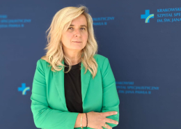 Marta Szram tle szpitalnych logotypów.