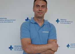 mgr Łukasz Pominkiewicz na białym tle