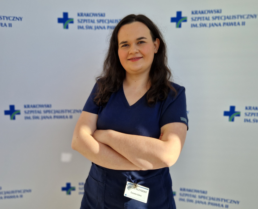 lek. med. Żaneta Góra w medycznym ubraniu na białym tle