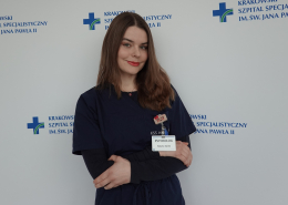 mgr Natalia Kęćko w ciemnym ubraniu na białym tle