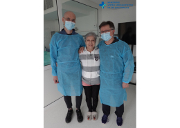 Dr Wasilewski, pacjentka po przeszczepie oraz dr Nęcki.